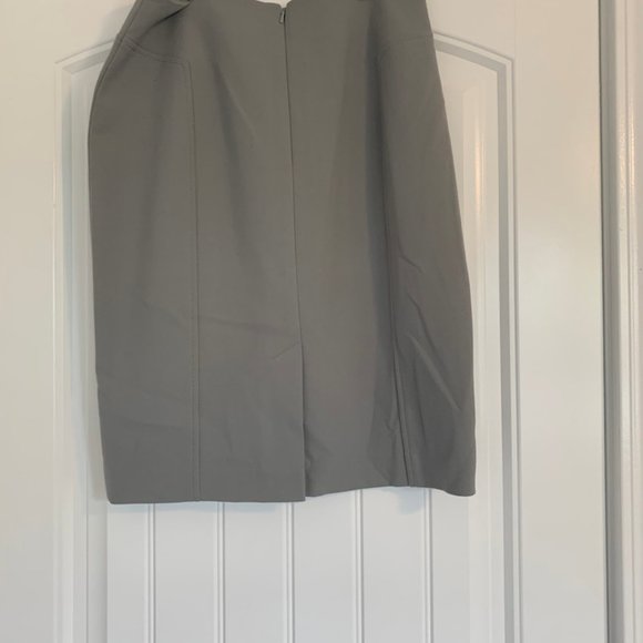 Halogen Pencil Skirt in Grey - Picture 2 of 4